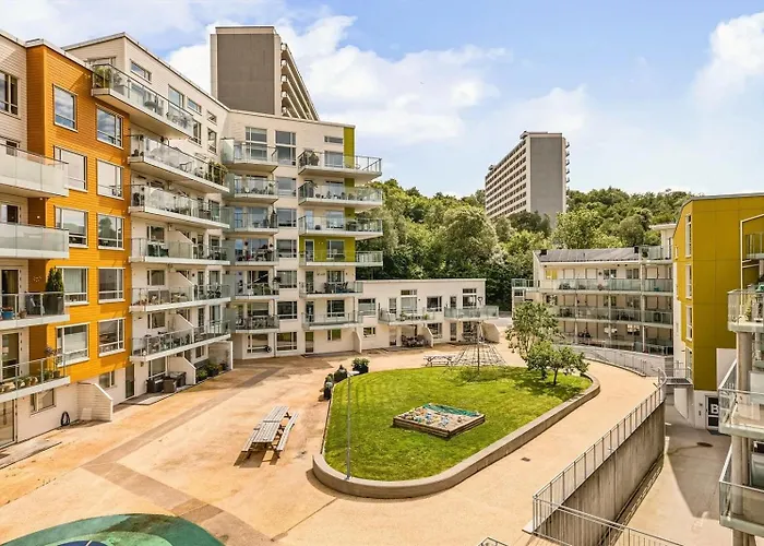 83m2-3 Sleeping Rooms-2 Balconies-direct Traffic To Airport And Tourist Places * Bergen