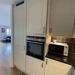 Appartement 83m2-3 Sleeping Rooms-2 Balconies-direct Traffic To Airport And Tourist Places