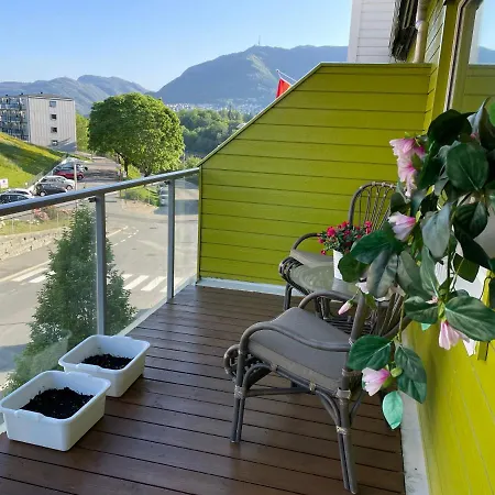 3 Sleeping For 82m2 Which Direct Traffic To Airport And Center Apartment