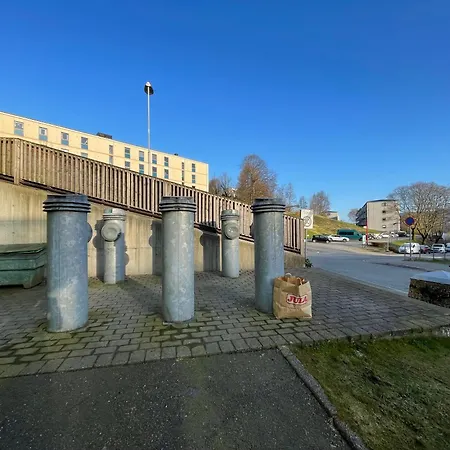 3 Sleeping For 82m2 Which Direct Traffic To Airport And Center Apartment