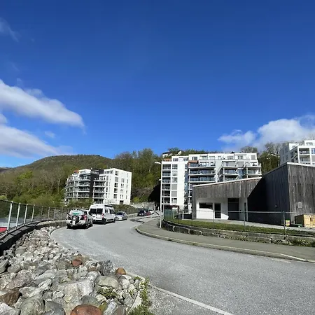 3 Sleeping For 82m2 Which Direct Traffic To Airport And Center Apartment *