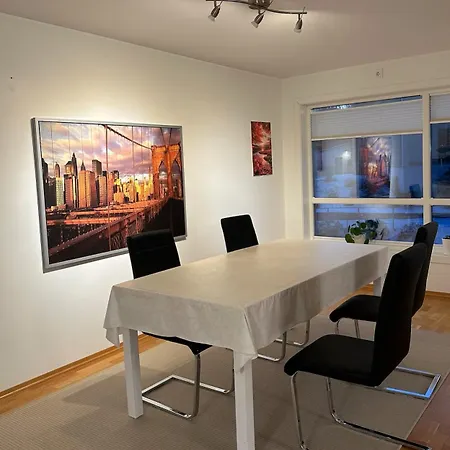 3 Sleeping For 82m2 Which Direct Traffic To Airport And Center *