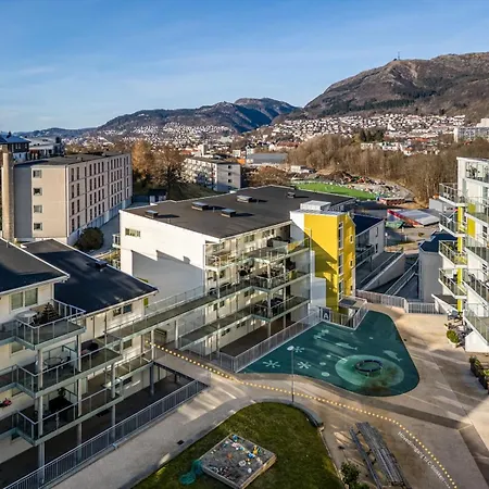 3 Sleeping For 82m2 Which Direct Traffic To Airport And Center Apartment