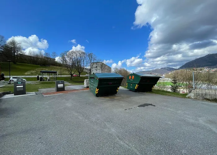 83m2-3 Sleeping Rooms-2 Balconies-direct Traffic To Airport And Tourist Places شقة