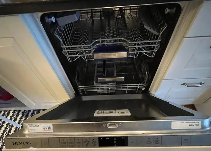 Appartement 83m2-3 Sleeping Rooms-2 Balconies-direct Traffic To Airport And Tourist Places Bergen