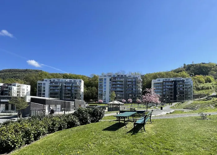 Appartement 83m2-3 Sleeping Rooms-2 Balconies-direct Traffic To Airport And Tourist Places Bergen