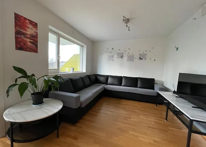 Apartment 83m2-3 Sleeping Rooms-2 Balconies-direct Traffic To Airport And Tourist Places