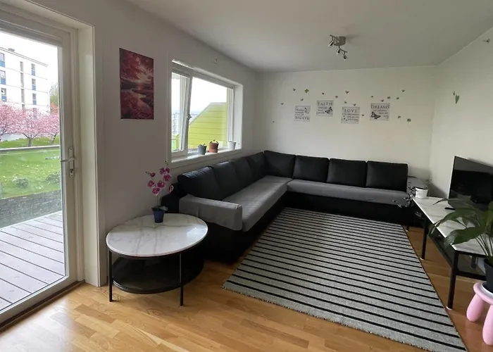 Appartement 83m2-3 Sleeping Rooms-2 Balconies-direct Traffic To Airport And Tourist Places *