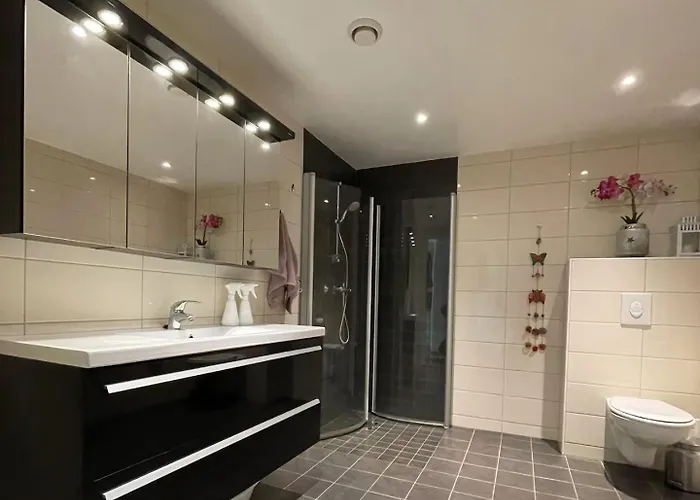 83m2-3 Sleeping Rooms-2 Balconies-direct Traffic To Airport And Tourist Places