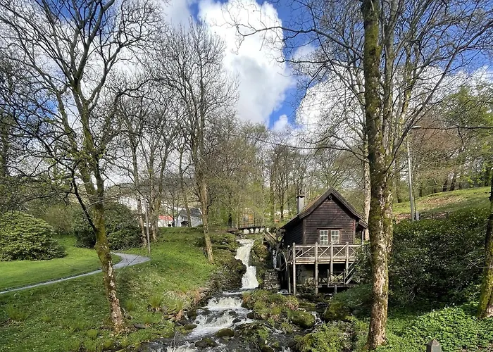 83m2-3 Sleeping Rooms-2 Balconies-direct Traffic To Airport And Tourist Places Bergen