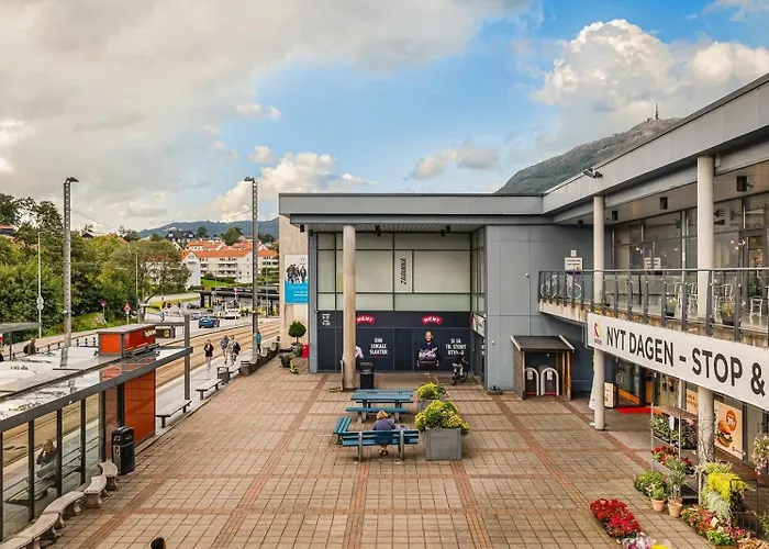 Apartamento 83m2-3 Sleeping Rooms-2 Balconies-direct Traffic To Airport And Tourist Places *